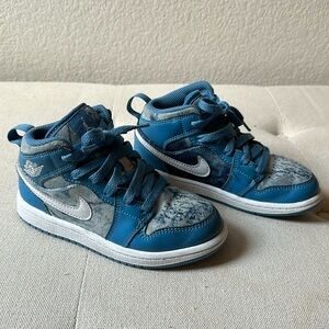 Jordan 1 Mid - Washed Denim Size 12C